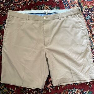 Peter Millar Golf Shorts in Khaki